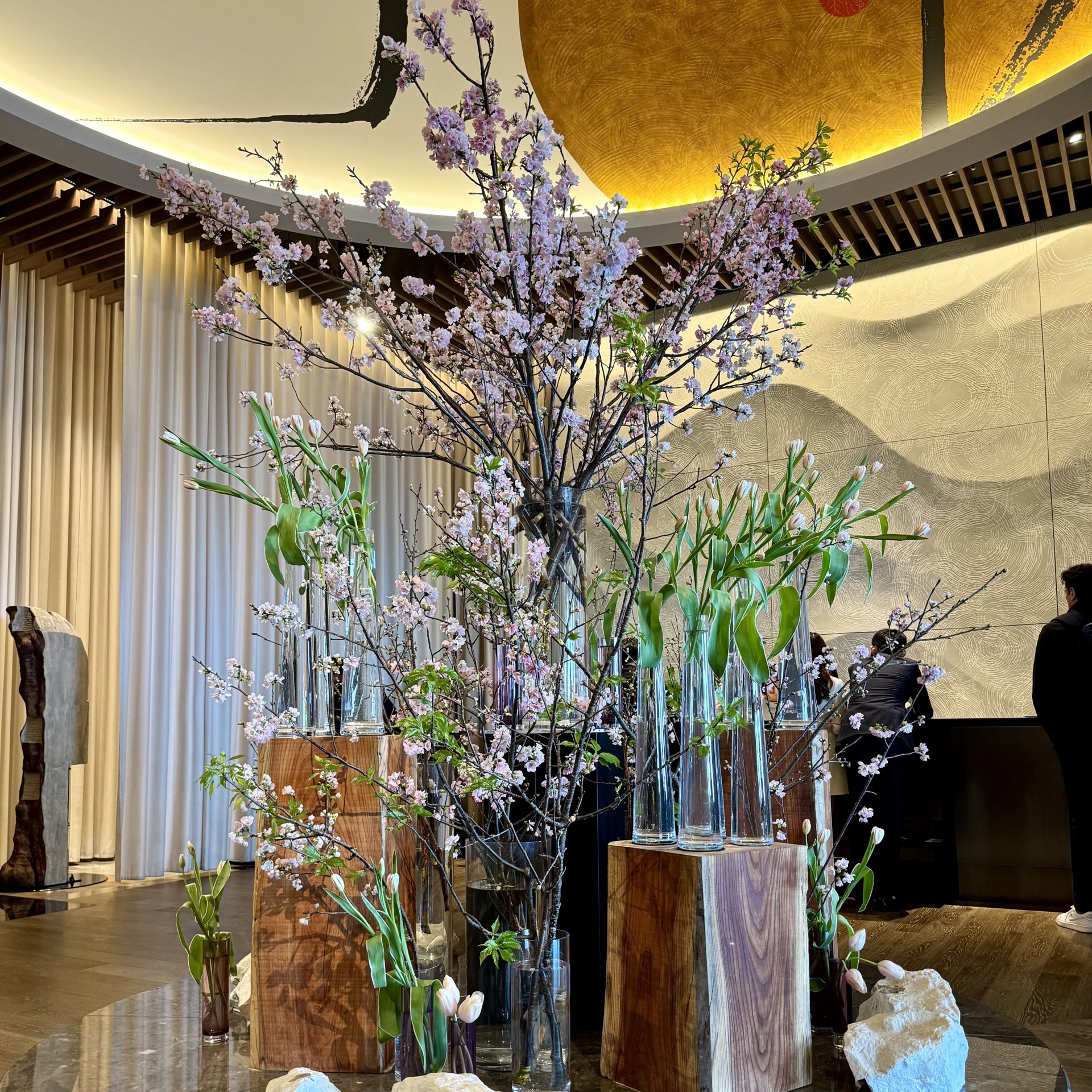 포시즌스 도쿄 오테마치 (Four Seasons Hotel Tokyo at Otemachi) — 디럭스 룸 임페리얼 가든 전망 후기