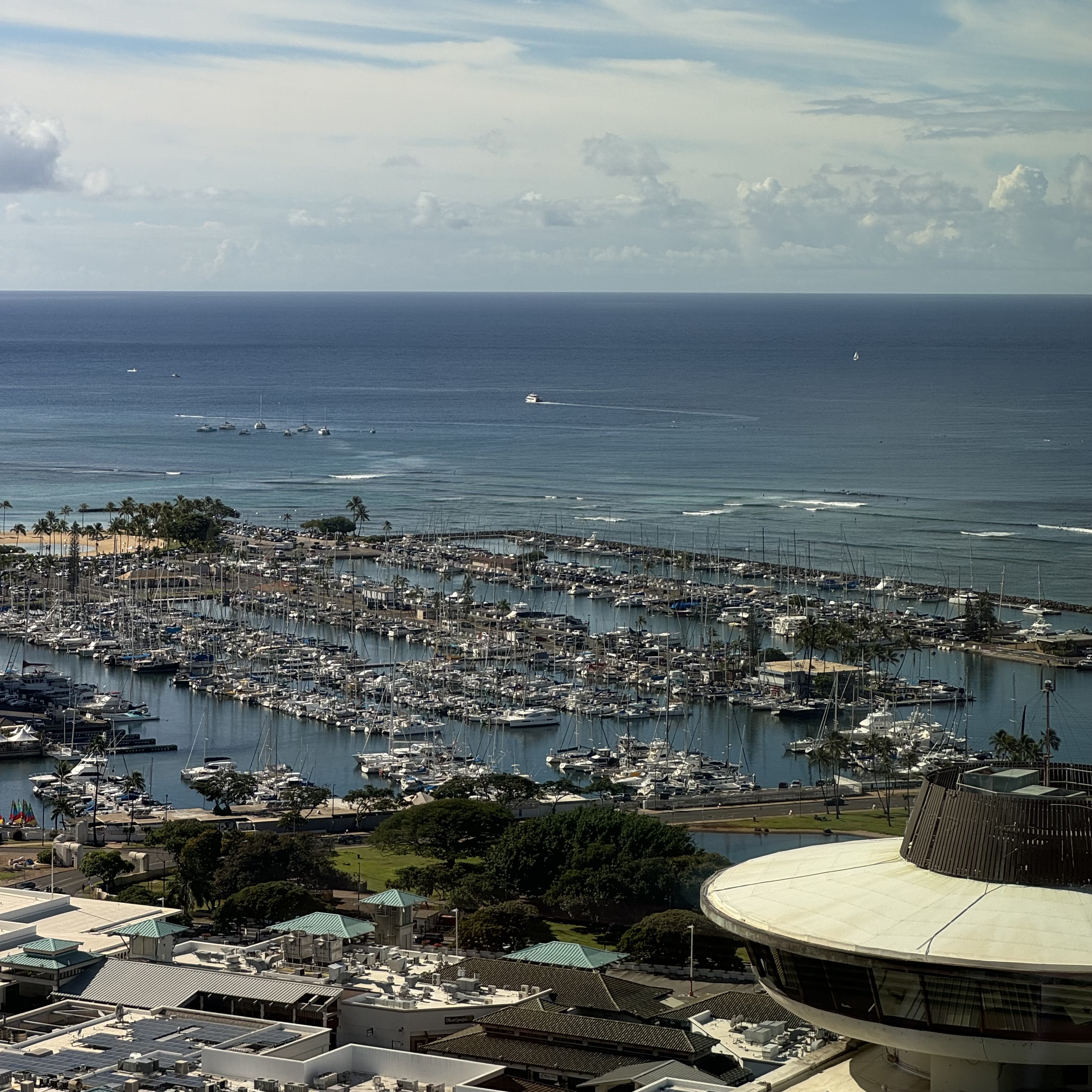 르네상스 레지던스 호놀룰루 (Renaissance Residences Oahu Honolulu) — 1베드룸 레지덴셜 스위트, 37층 코너 후기