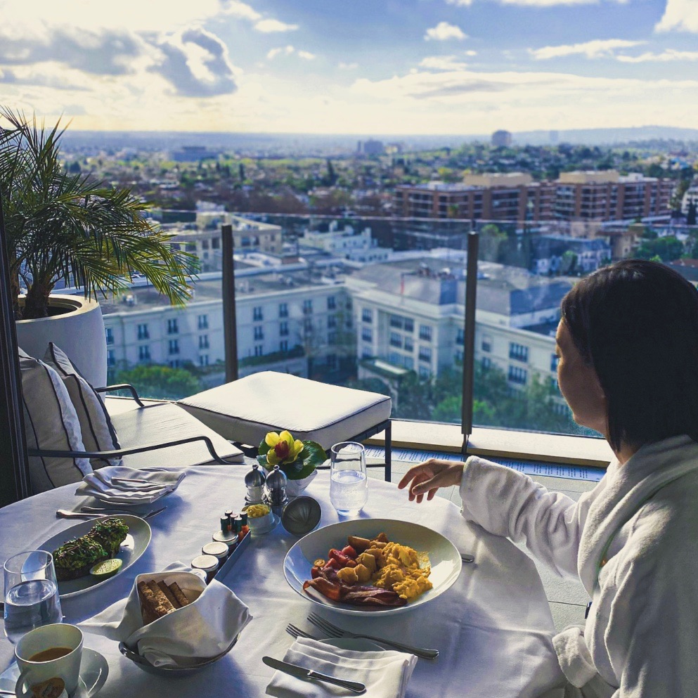 월도프 아스토리아 베벌리힐스 (Waldorf Astoria Beverly Hills) — 디럭스 킹 룸 후기